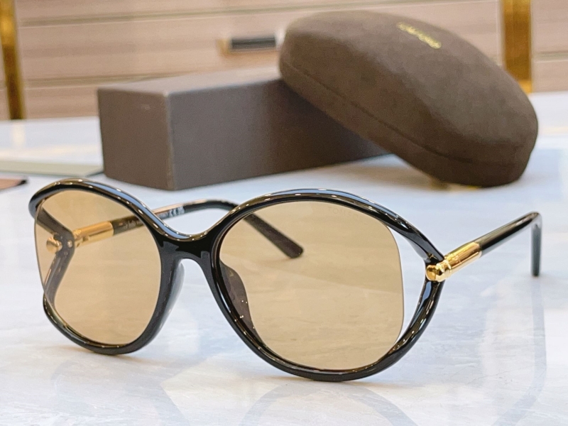 TOM FORD